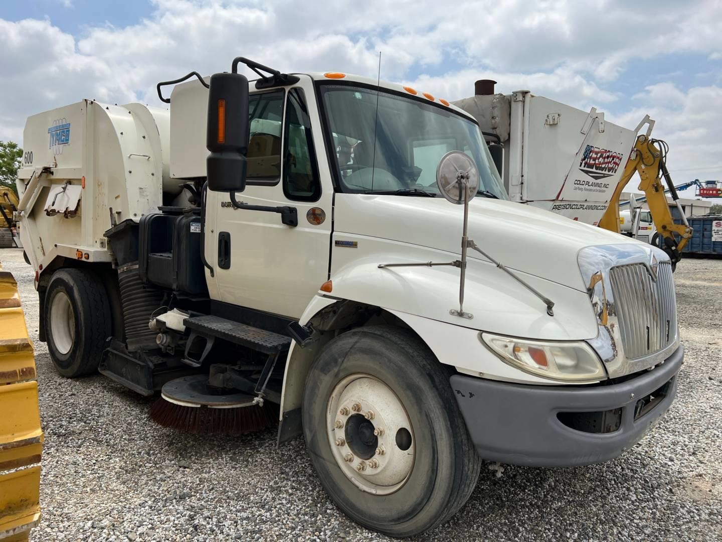 2007 Tymco 600