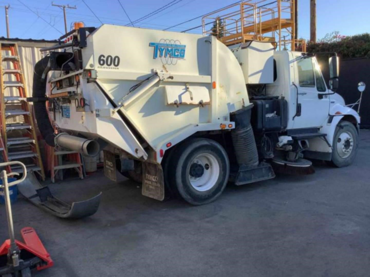 2007 Tymco 600