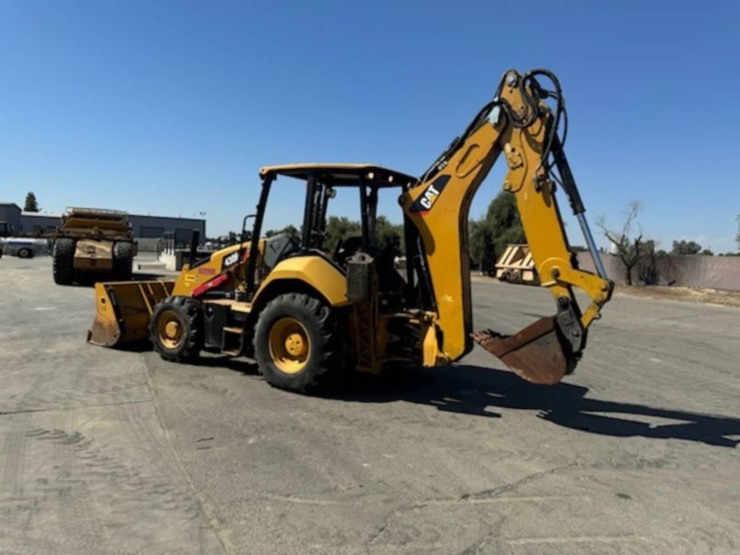2015 Caterpillar 430F2
