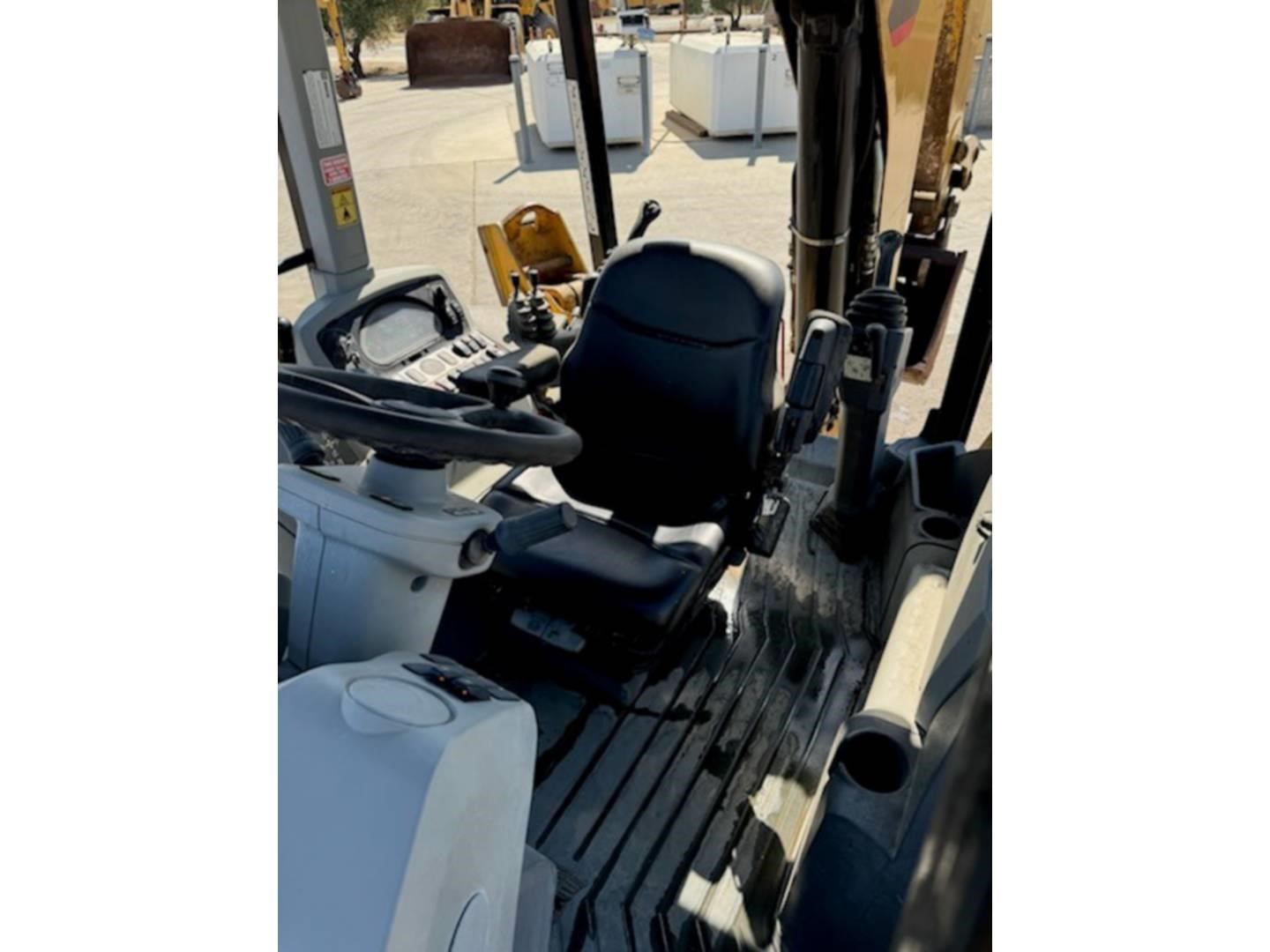 2015 Caterpillar 430F2