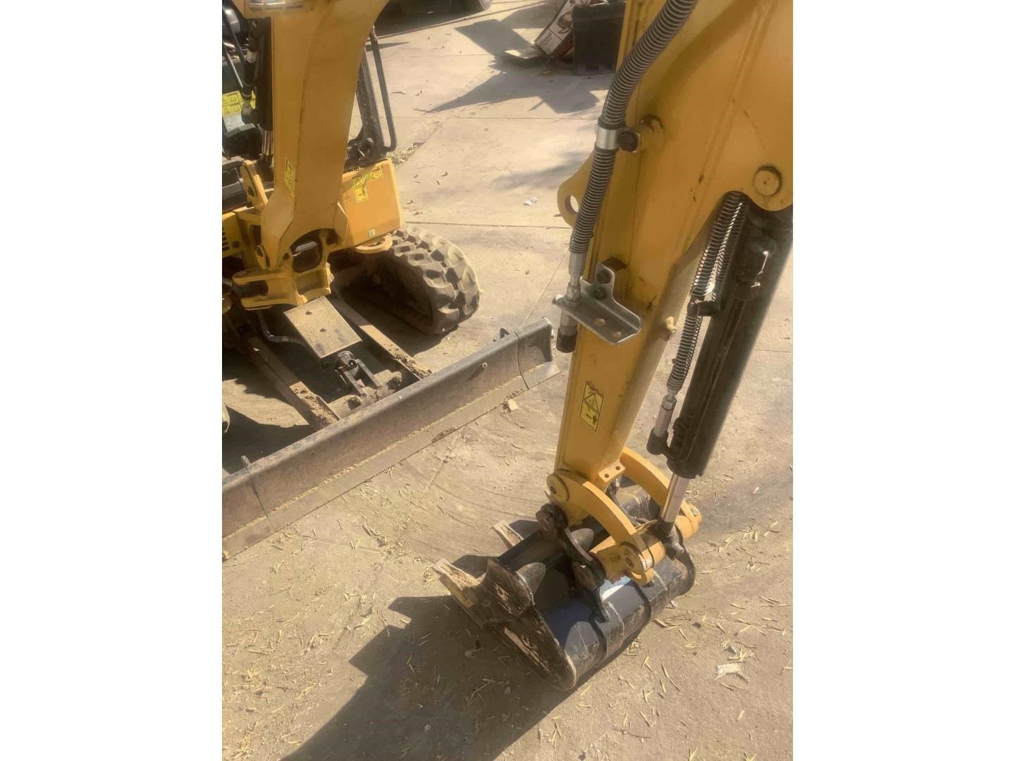 2023 Caterpillar 301.7D