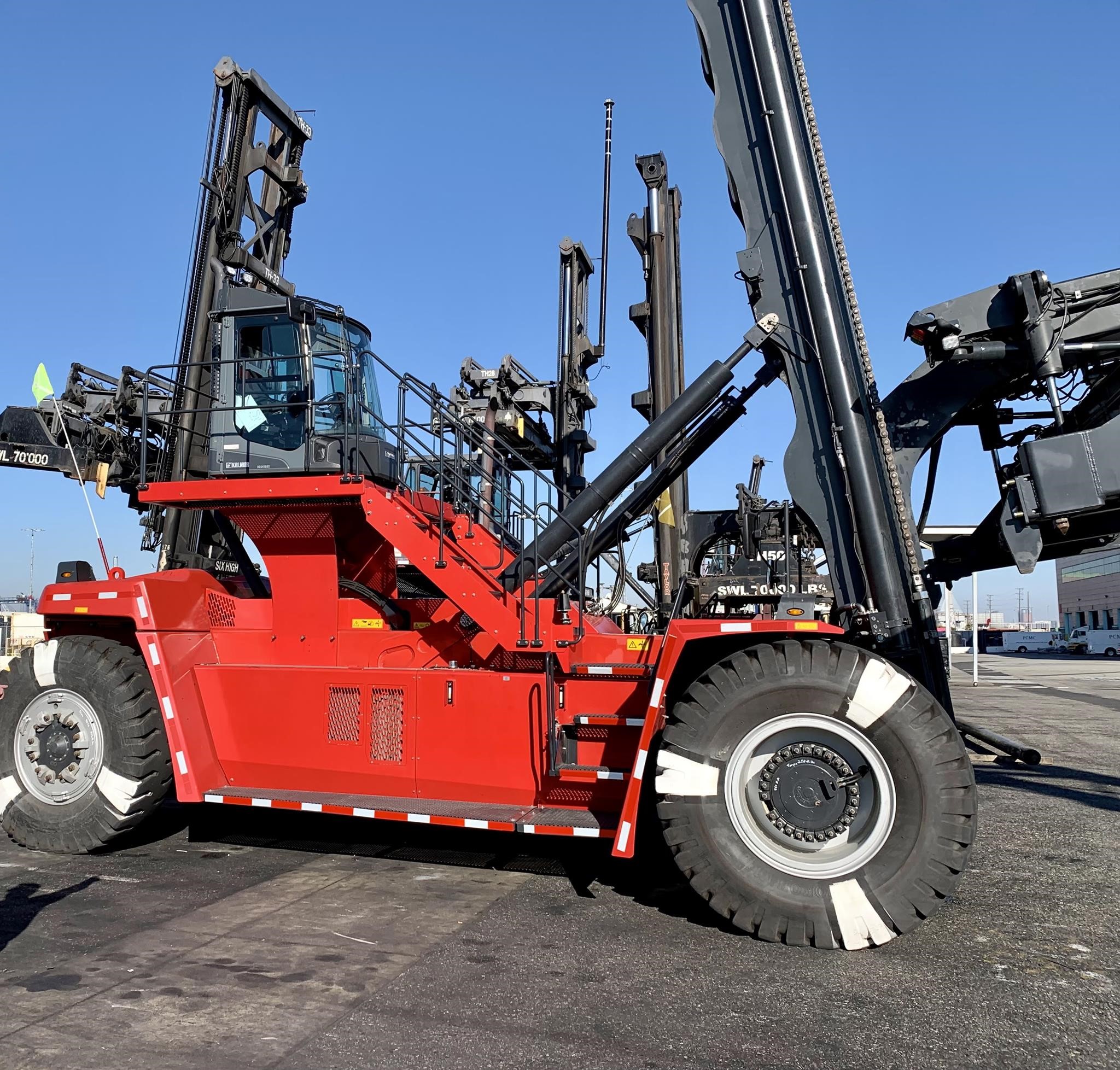 2023 Kalmar DCG410GS