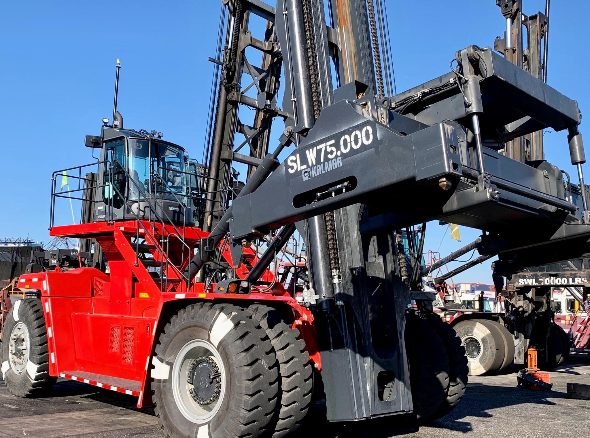 2023 Kalmar DCG410GS