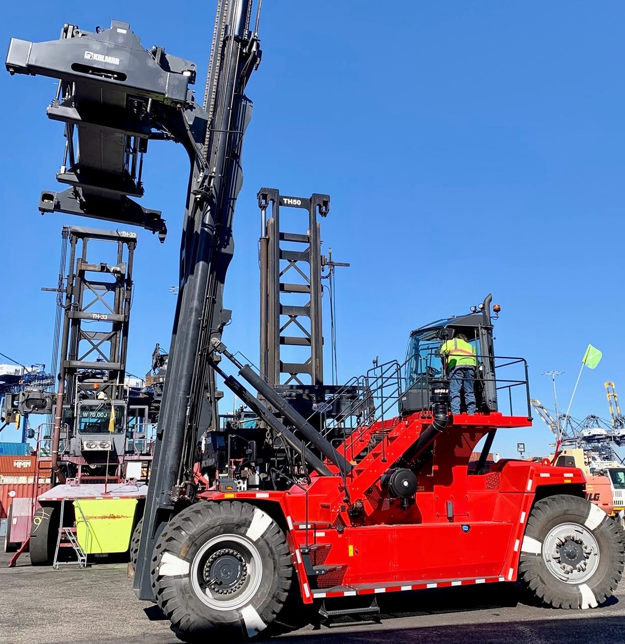 2023 Kalmar DCG410GS