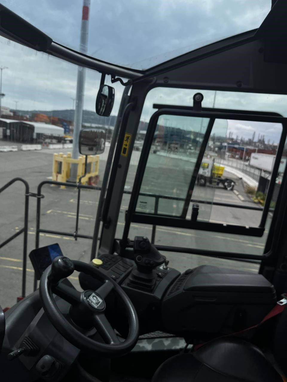 2023 Kalmar DCG410GS