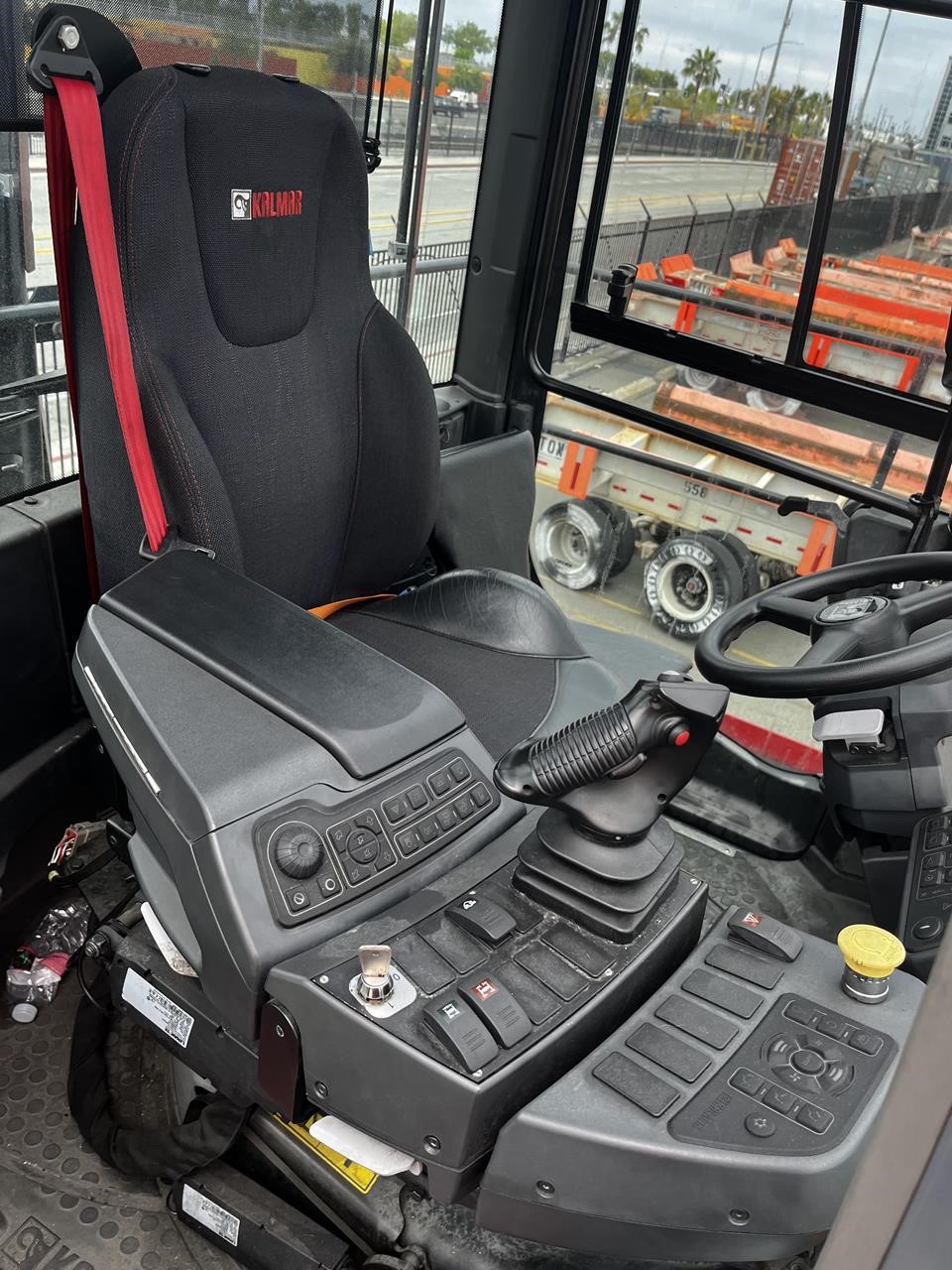 2023 Kalmar DCG410GS