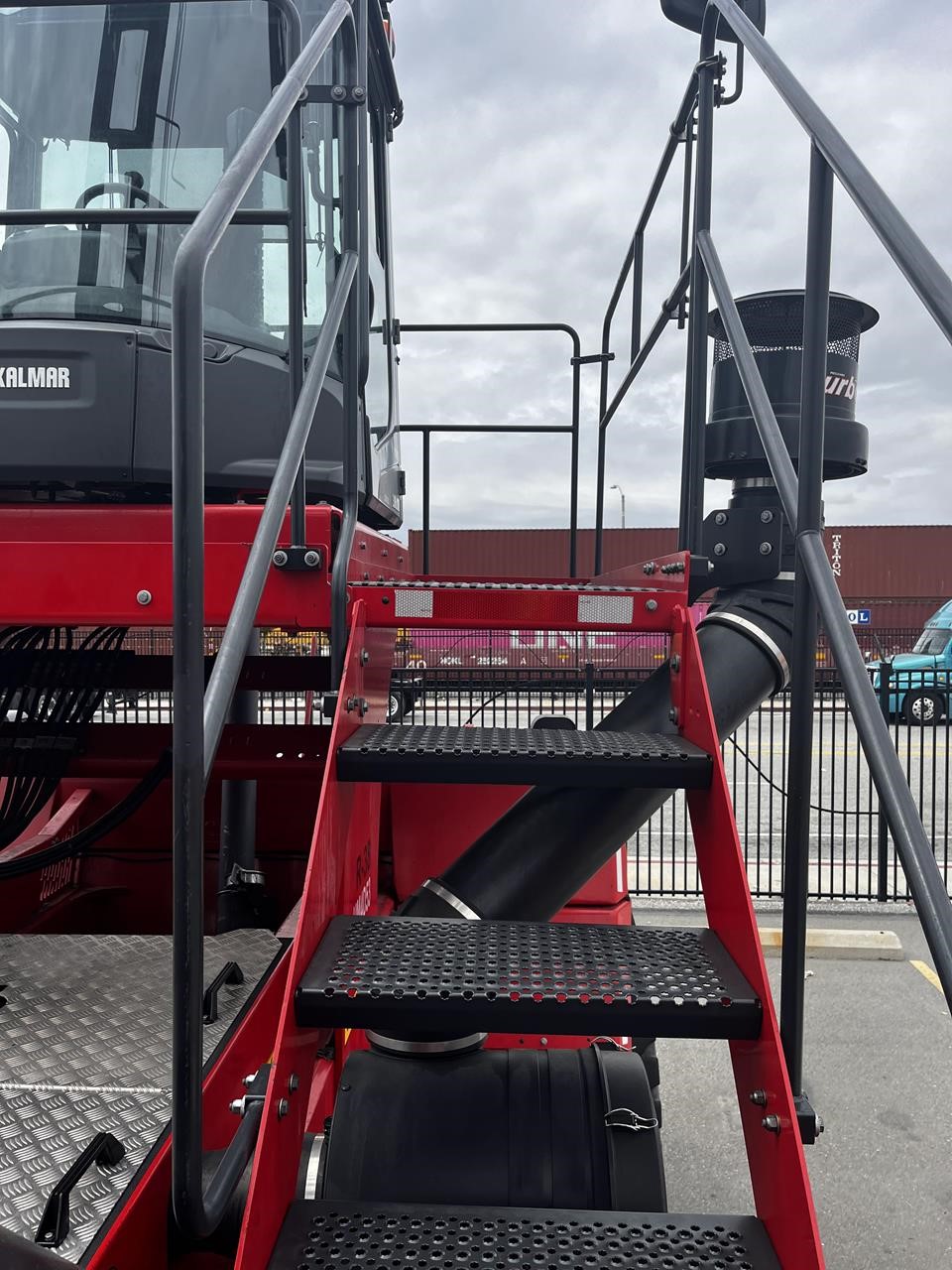 2023 Kalmar DCG410GS