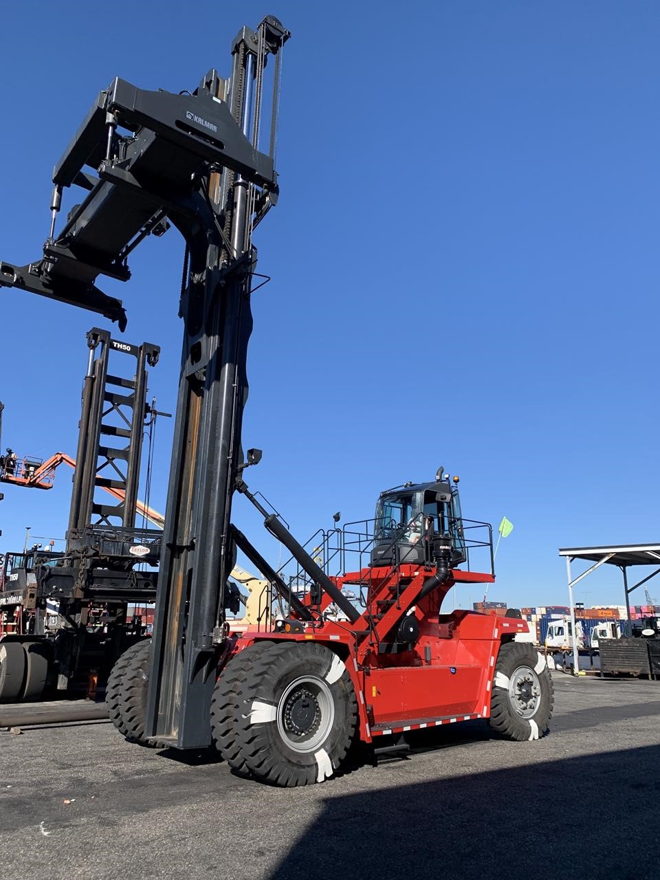 2023 Kalmar DCG410GS