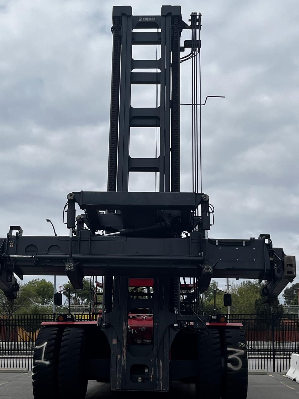 2023 Kalmar DCG410GS