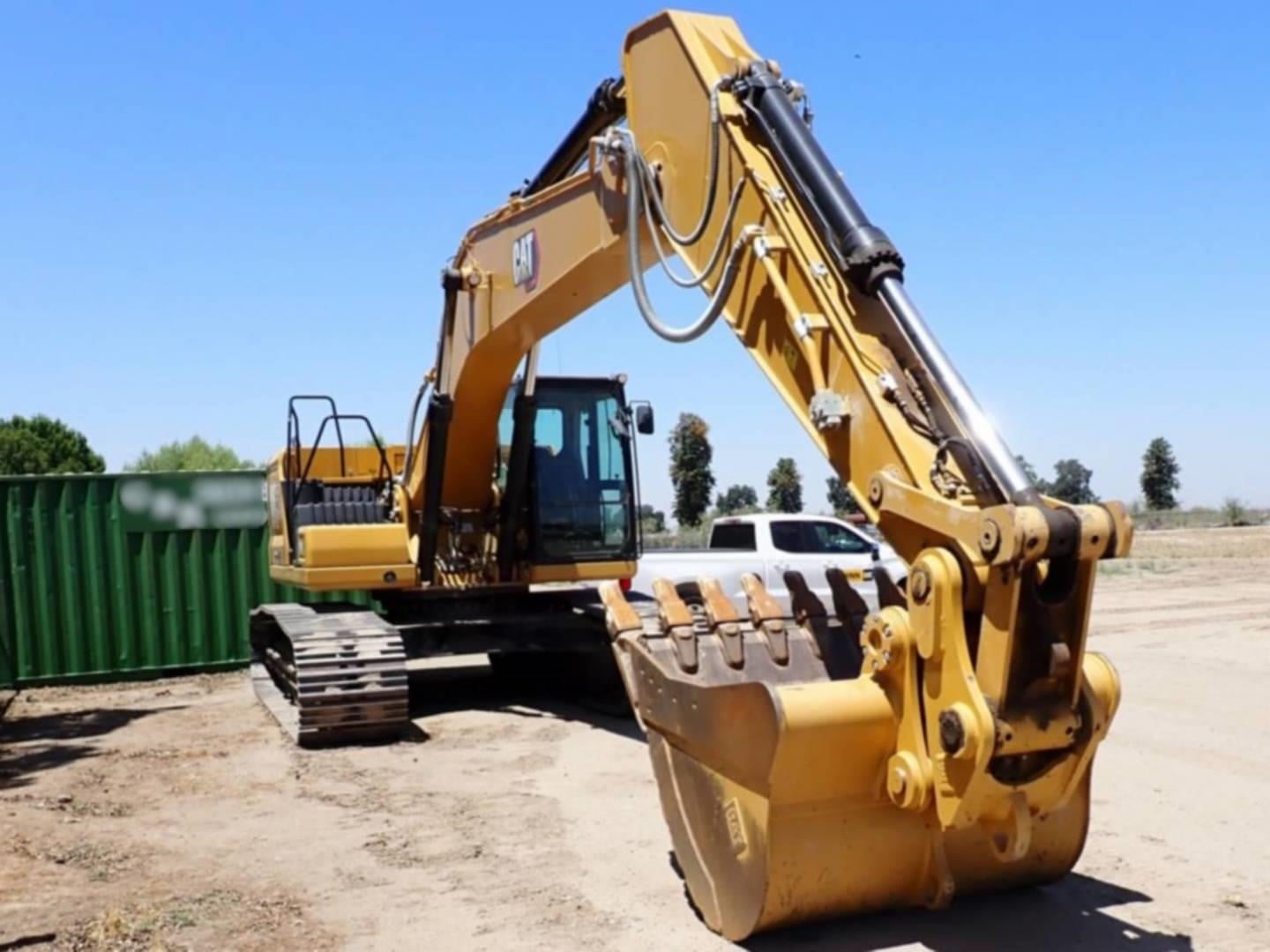 2023 Caterpillar 330
