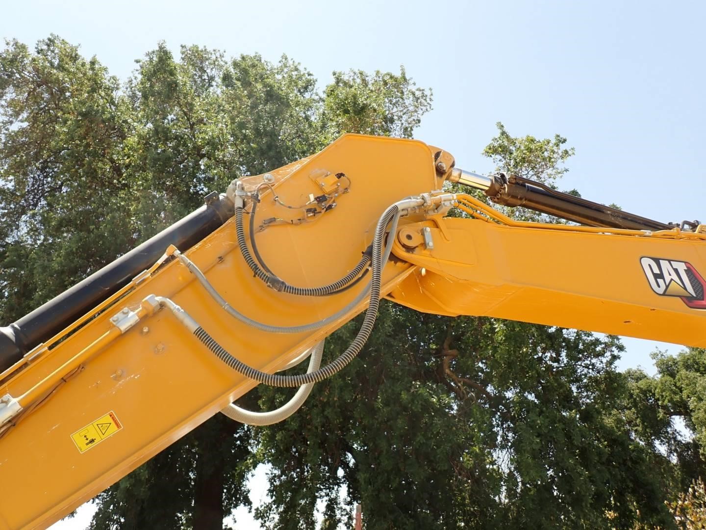 2023 Caterpillar 330