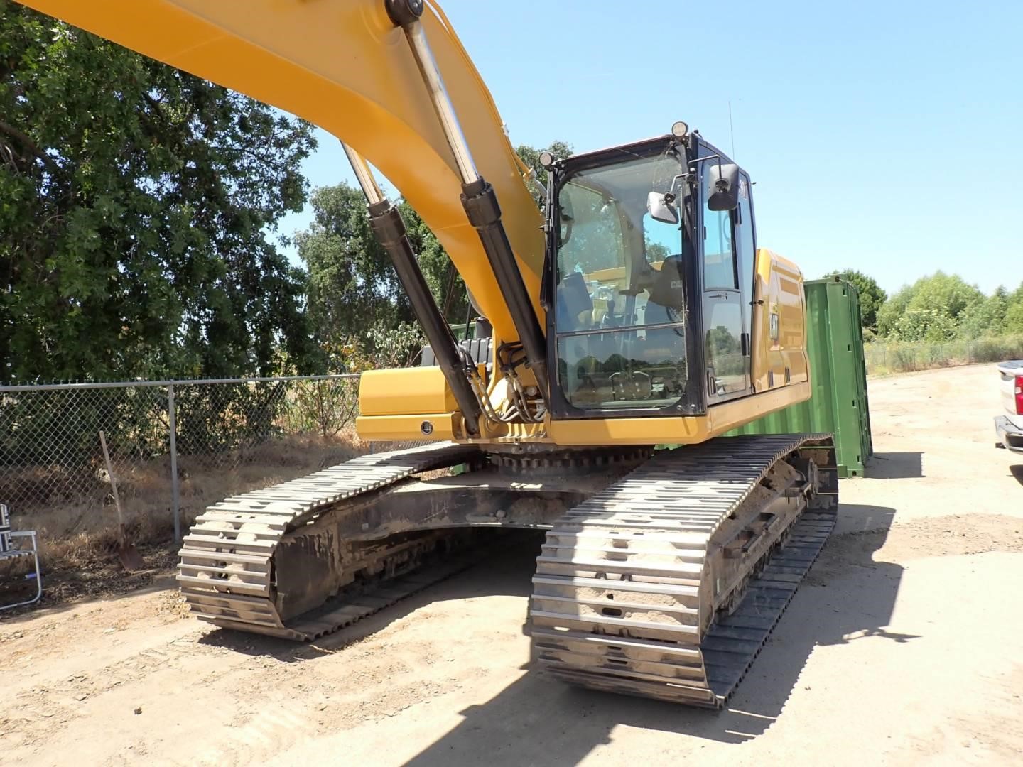 2023 Caterpillar 330