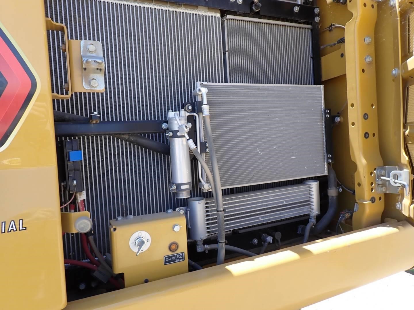 2023 Caterpillar 330