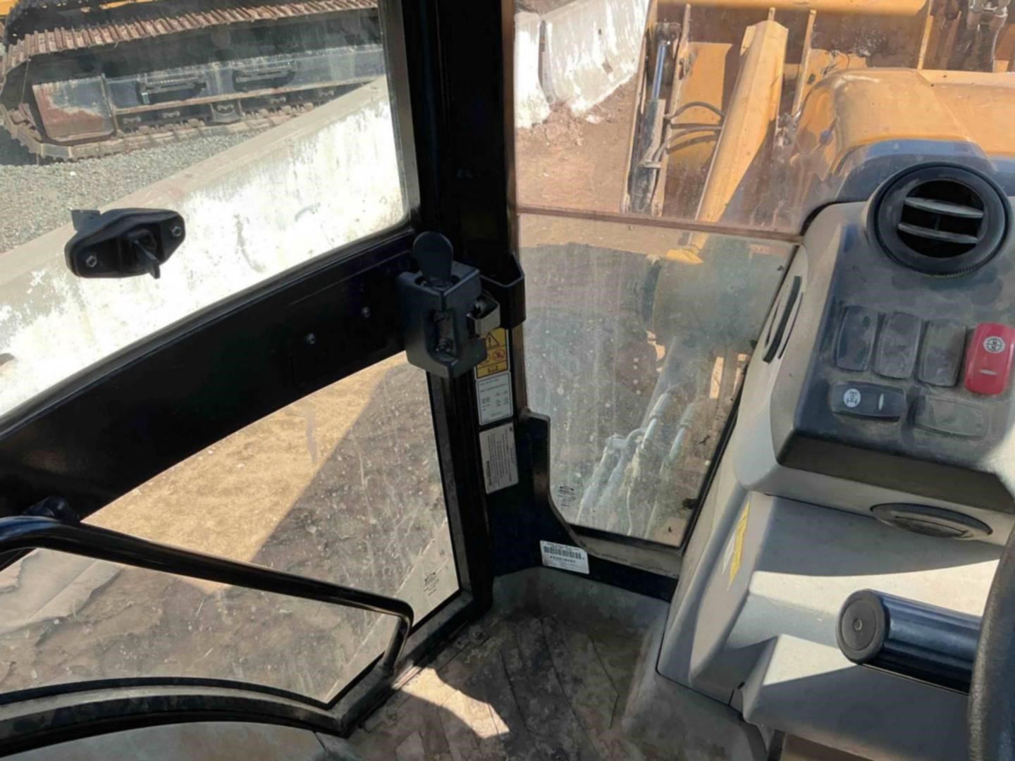 2015 Caterpillar 450F