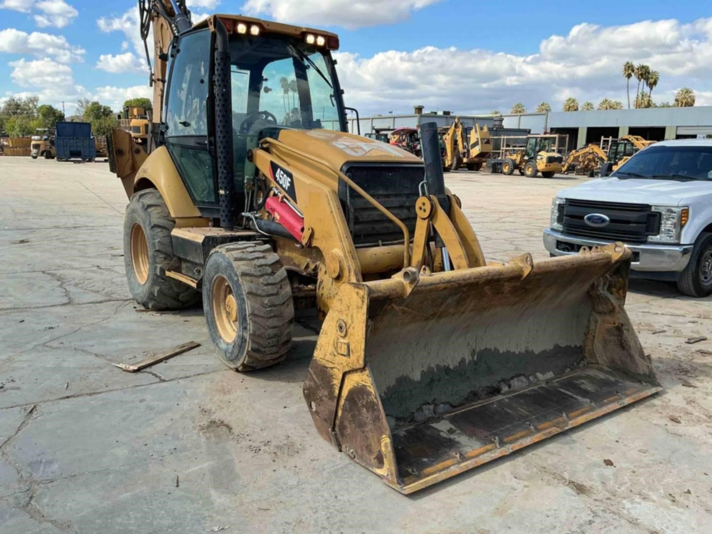 2015 Caterpillar 450F
