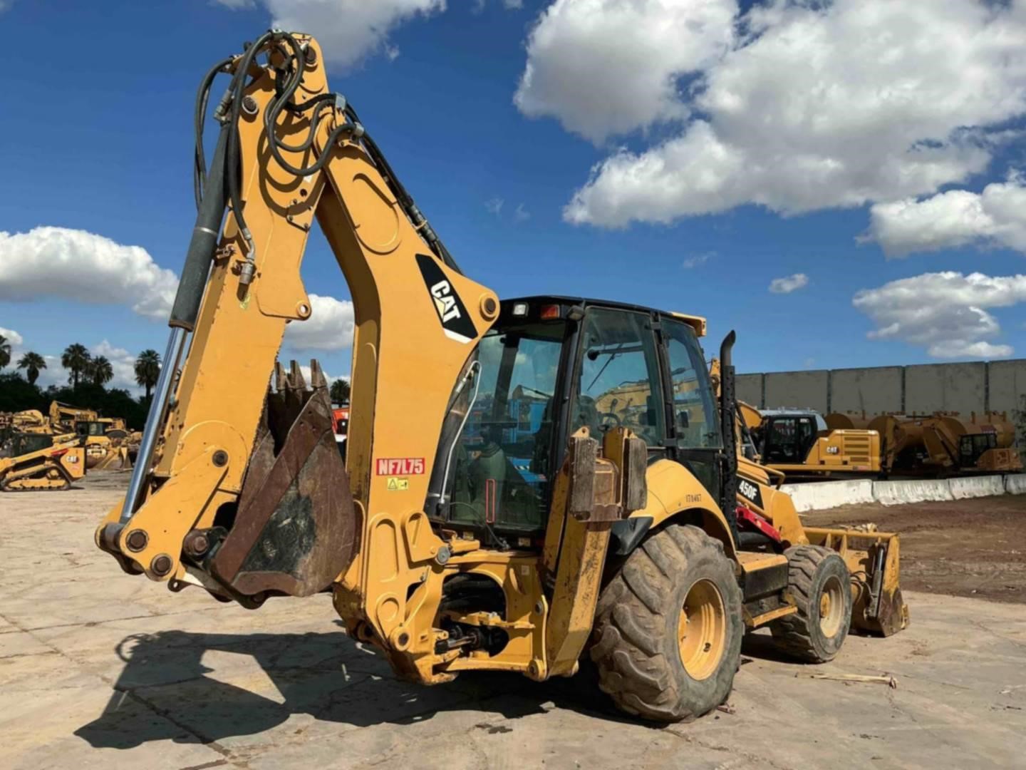 2015 Caterpillar 450F