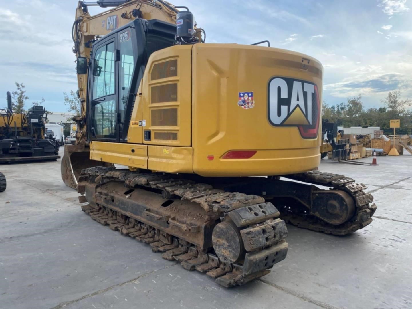 2024 Caterpillar 325