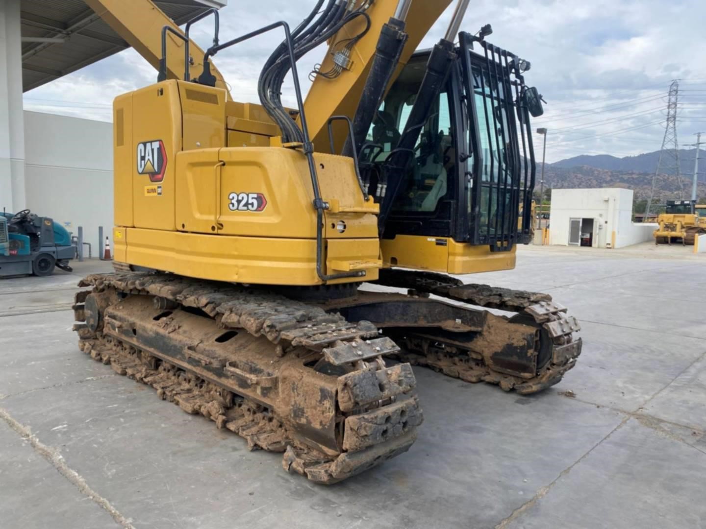 2024 Caterpillar 325