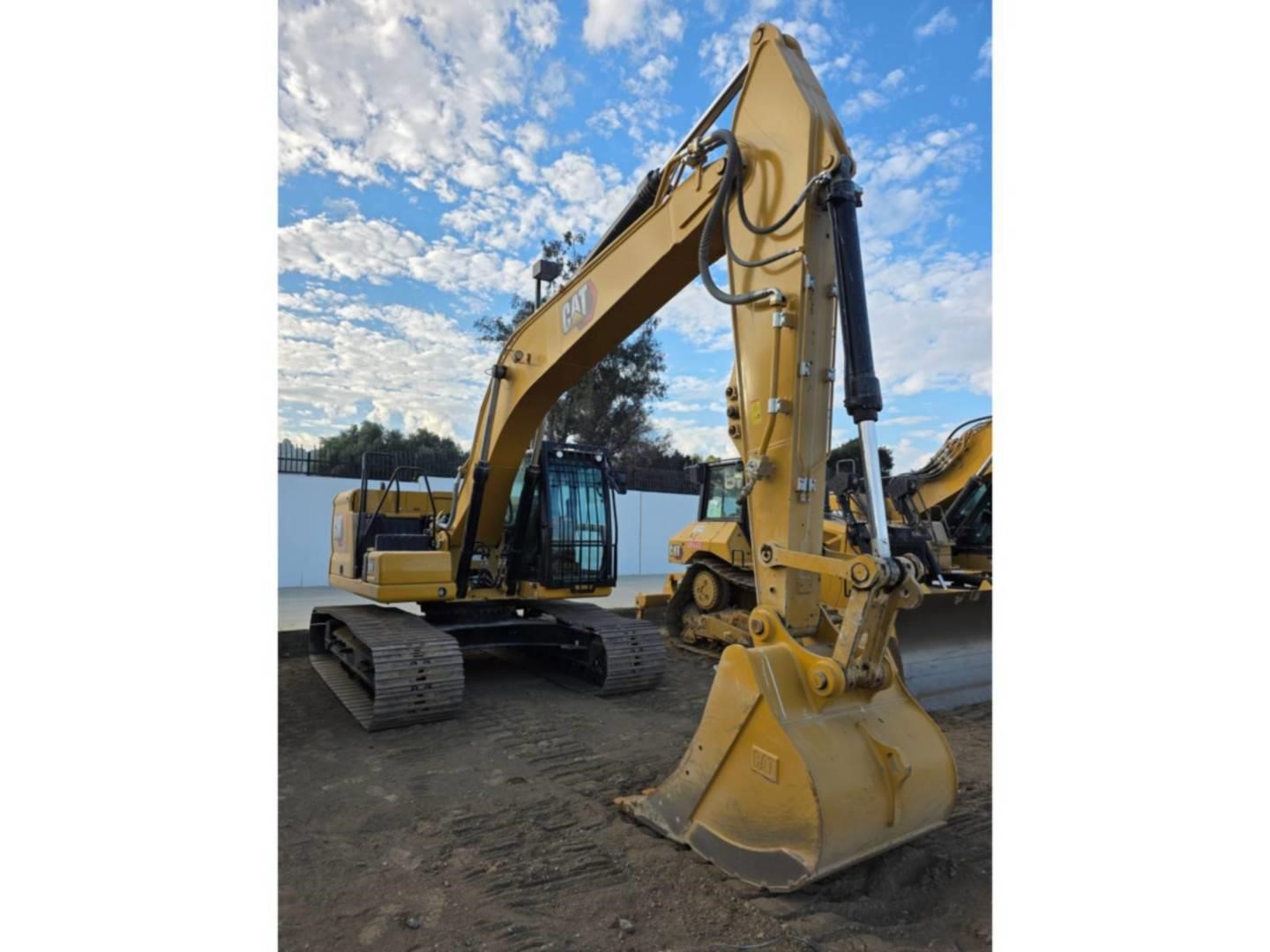 2024 Caterpillar 320