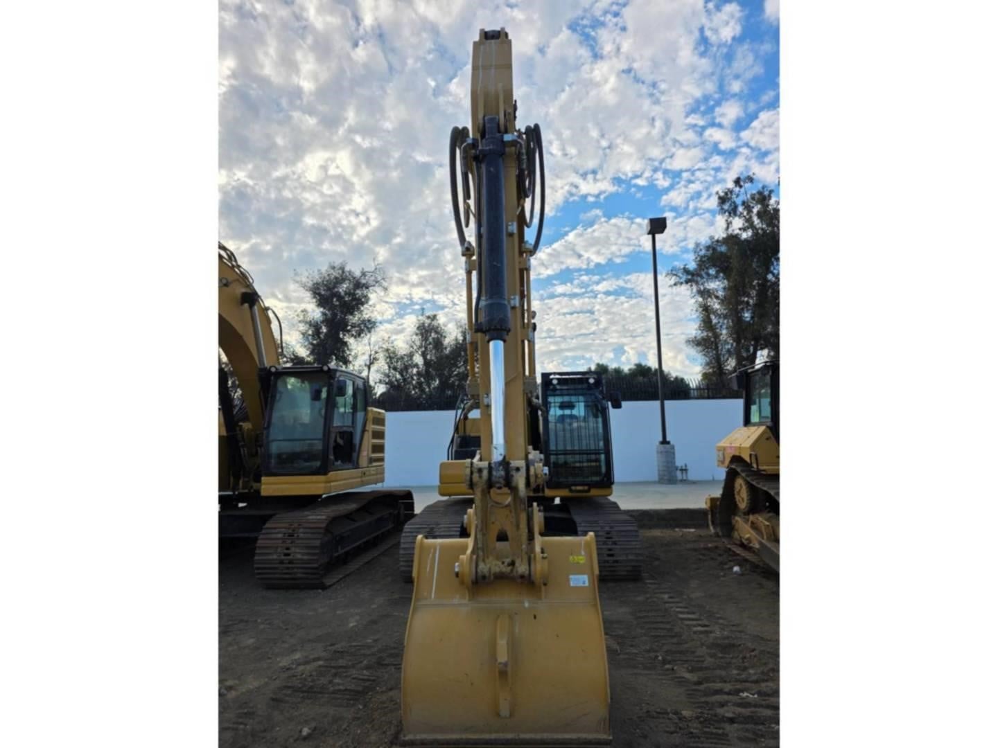 2024 Caterpillar 320