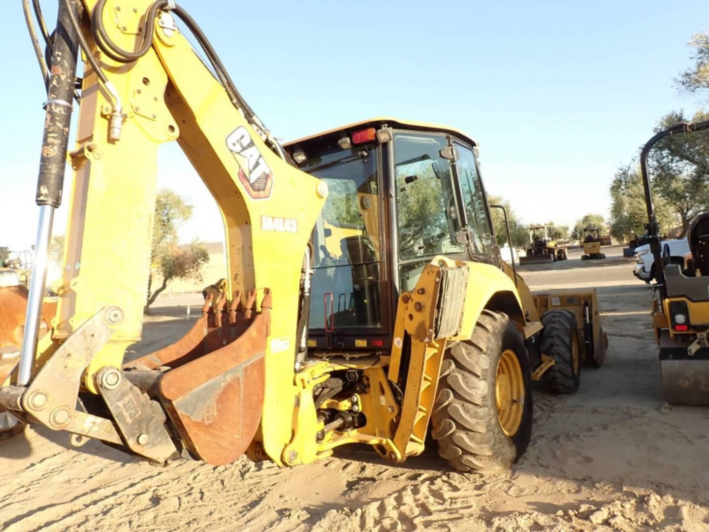 2020 Caterpillar 420