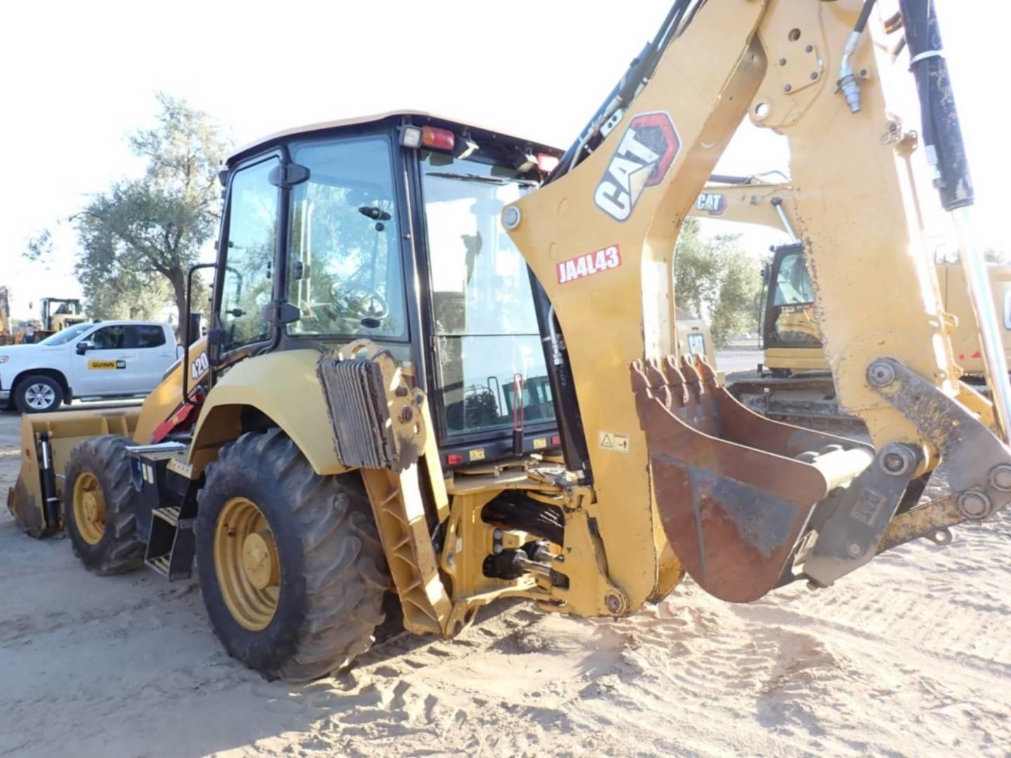 2020 Caterpillar 420