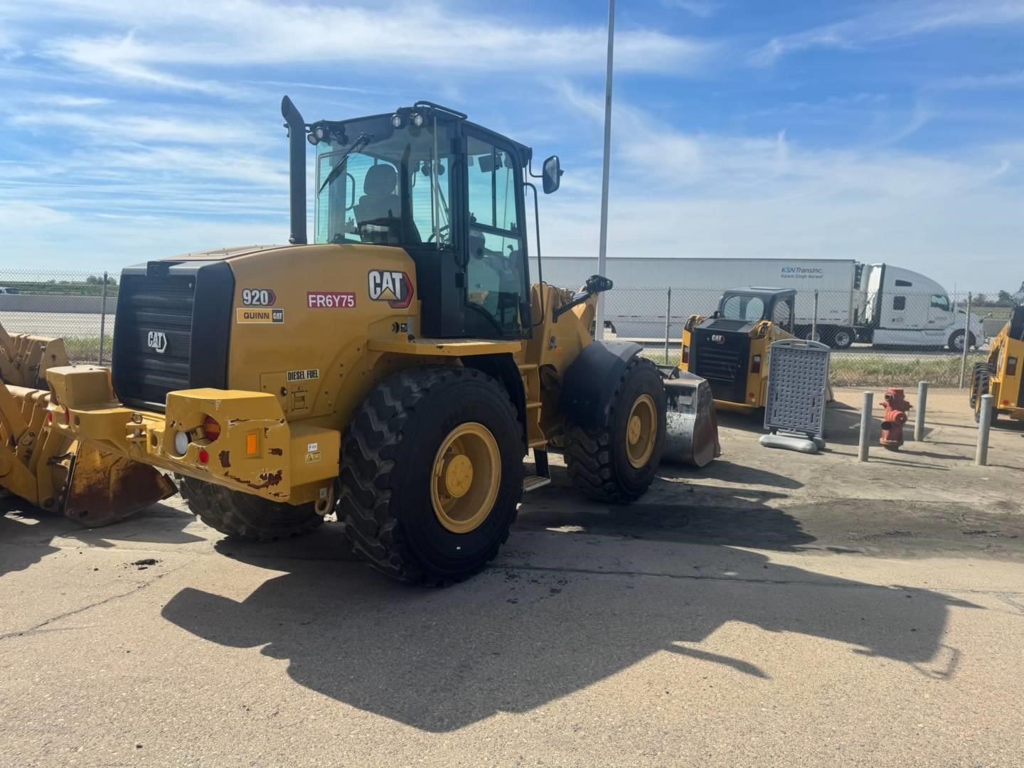 2022 Caterpillar 920