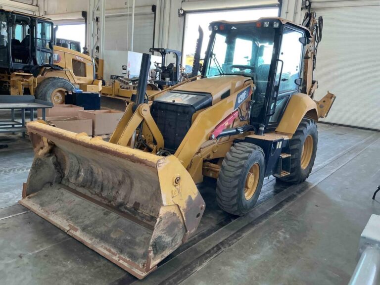2020 Caterpillar 420F2