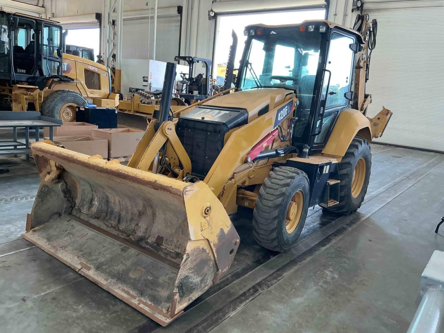 2020 Caterpillar 420F2
