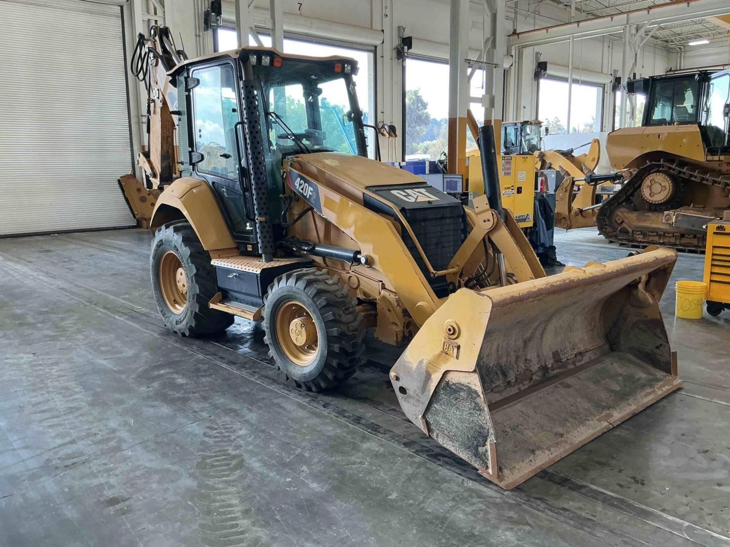2020 Caterpillar 420F2
