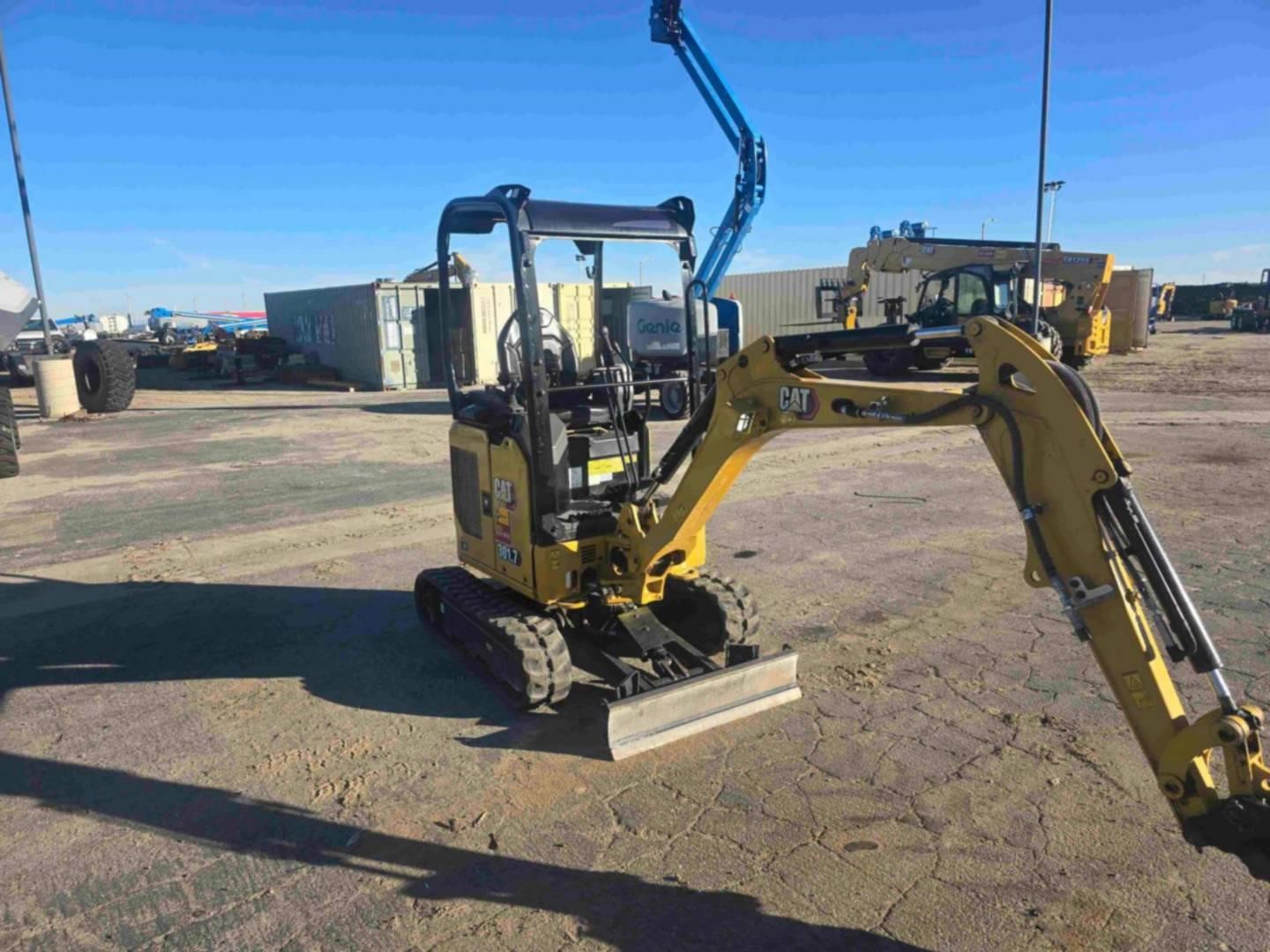 2022 Caterpillar 301.7D