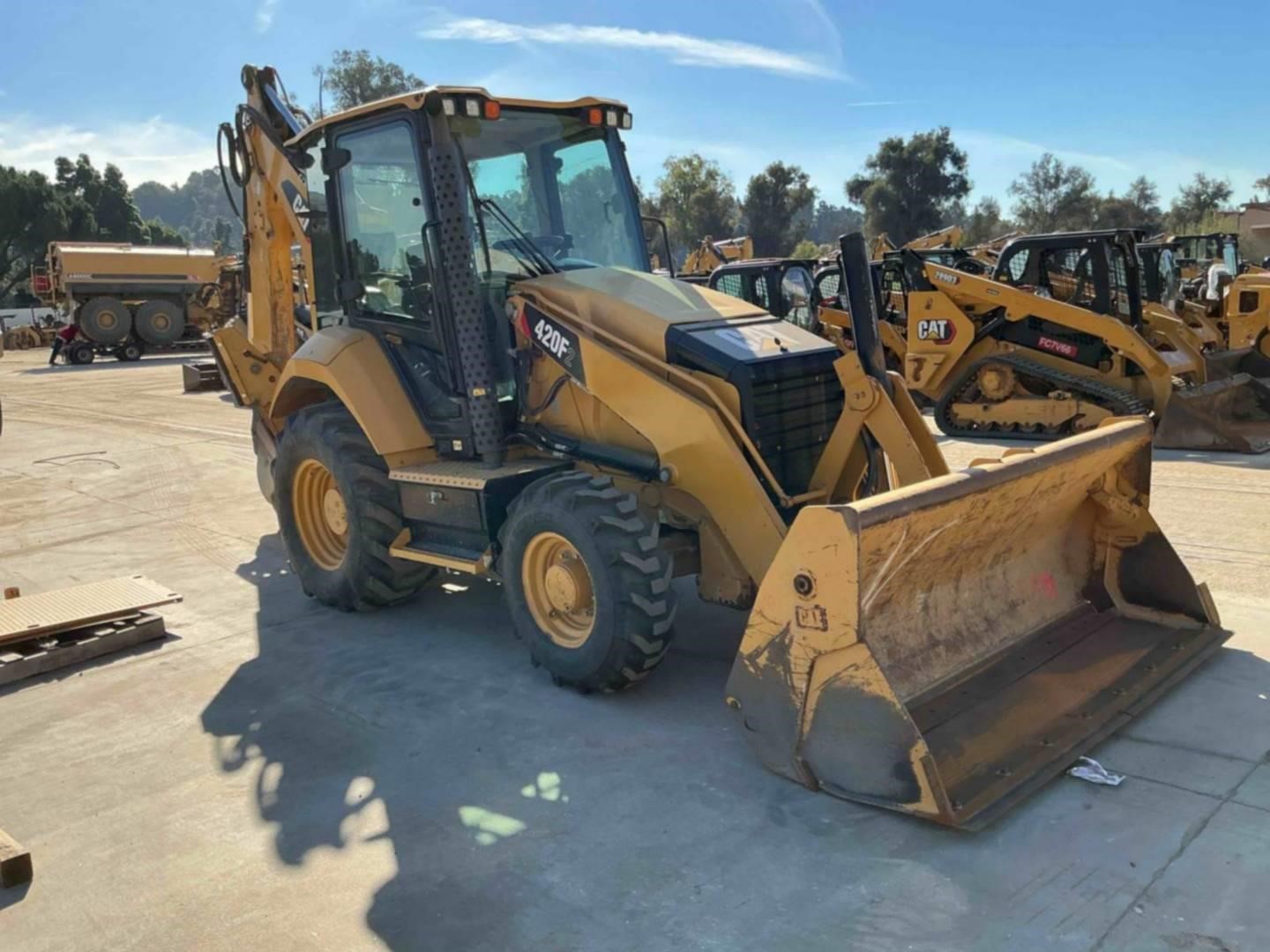 2020 Caterpillar 420F2