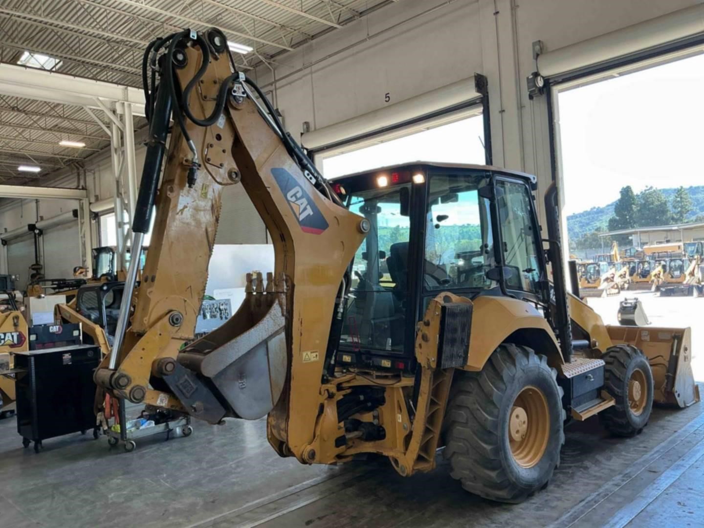 2020 Caterpillar 420F2