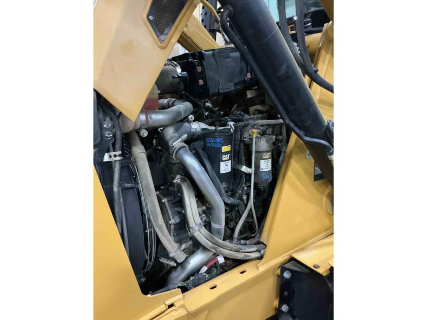 2020 Caterpillar 420F2