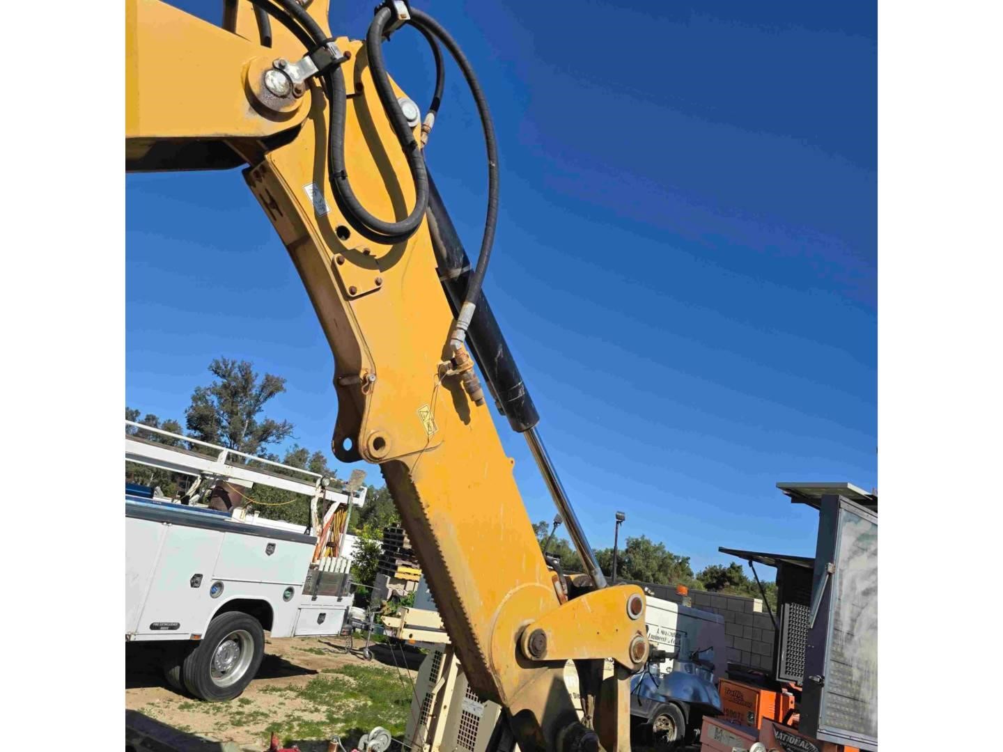 2019 Caterpillar 450
