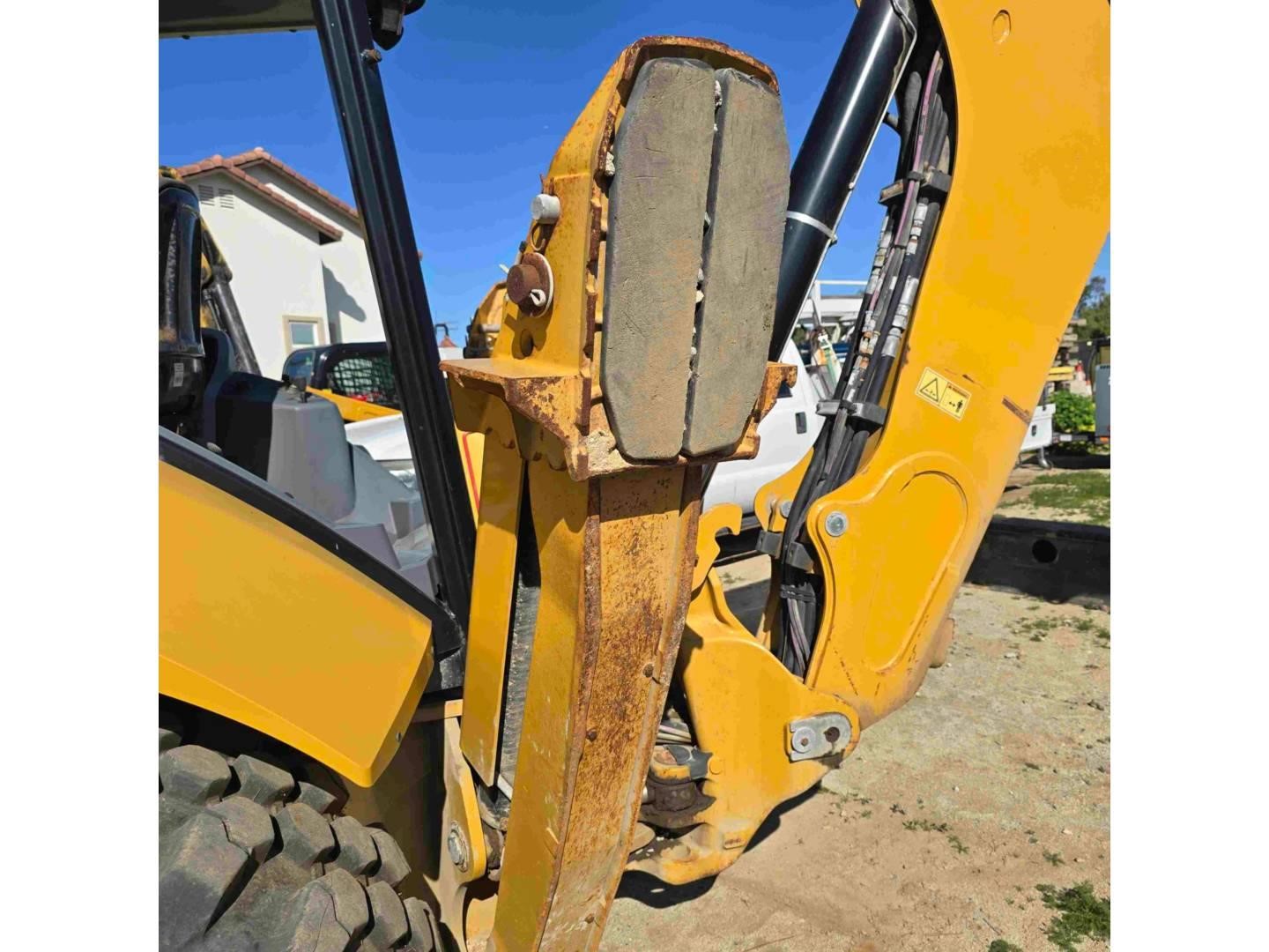 2019 Caterpillar 450