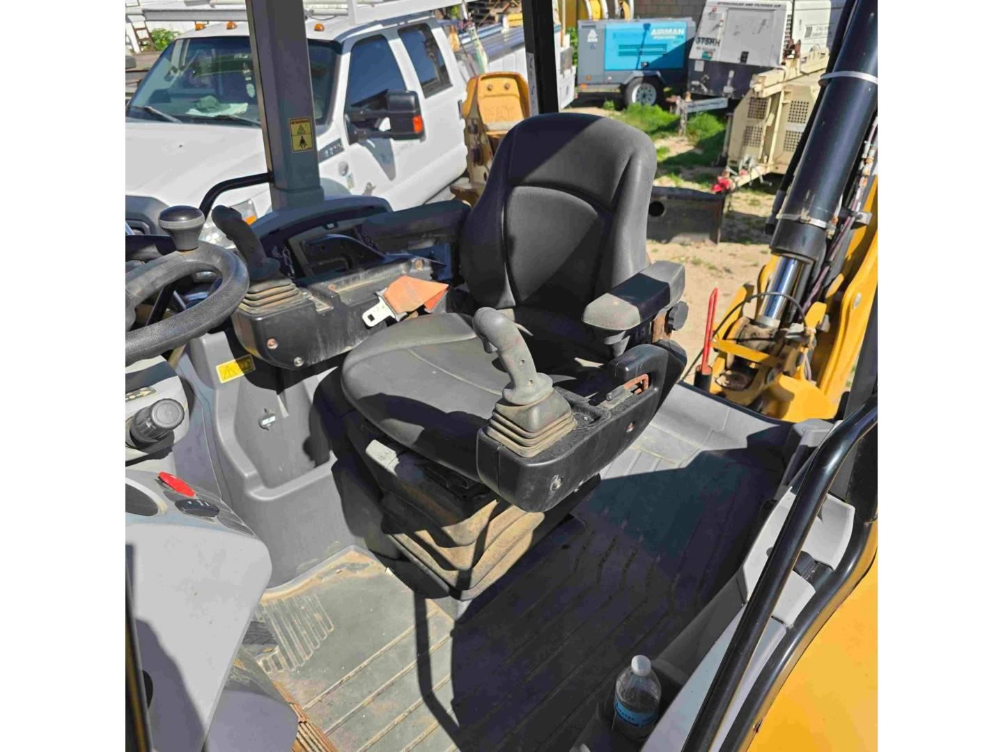2019 Caterpillar 450