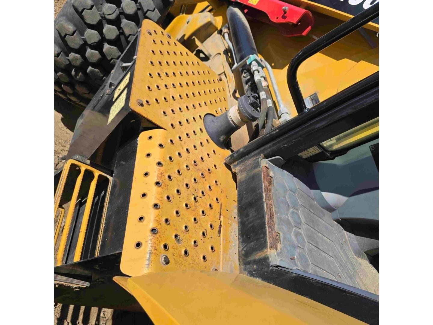 2019 Caterpillar 450