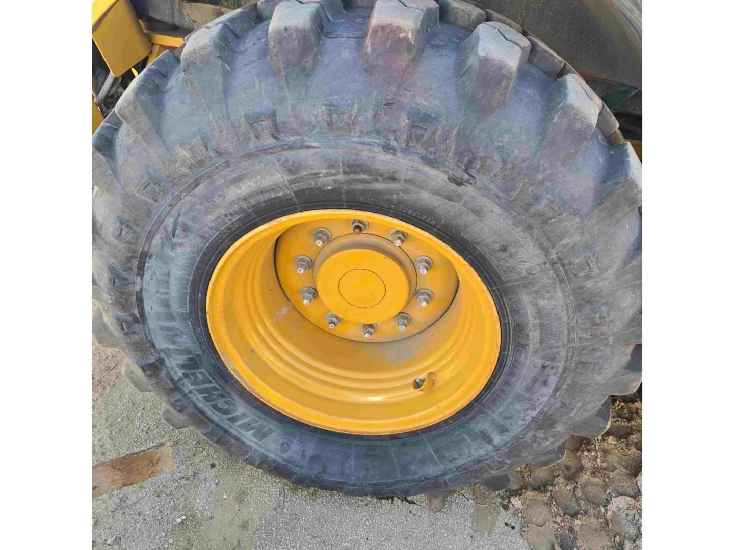 2019 Caterpillar 450