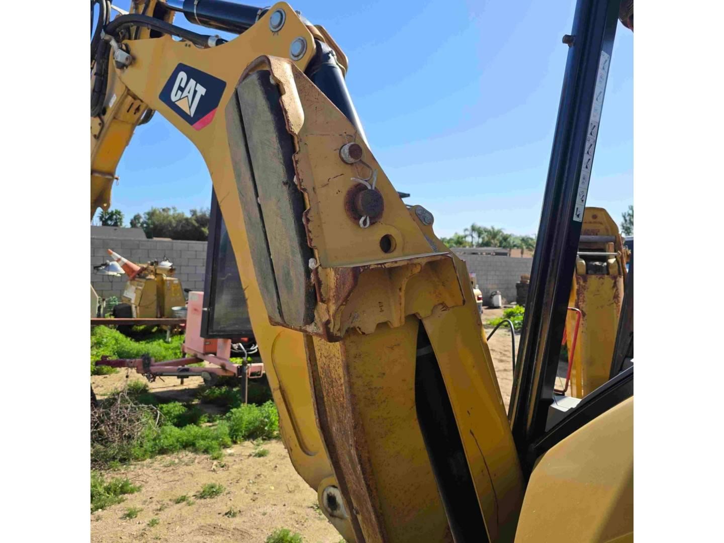 2019 Caterpillar 450