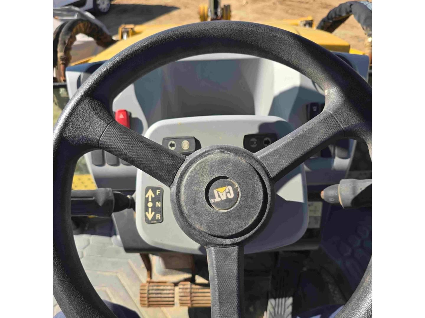 2019 Caterpillar 450