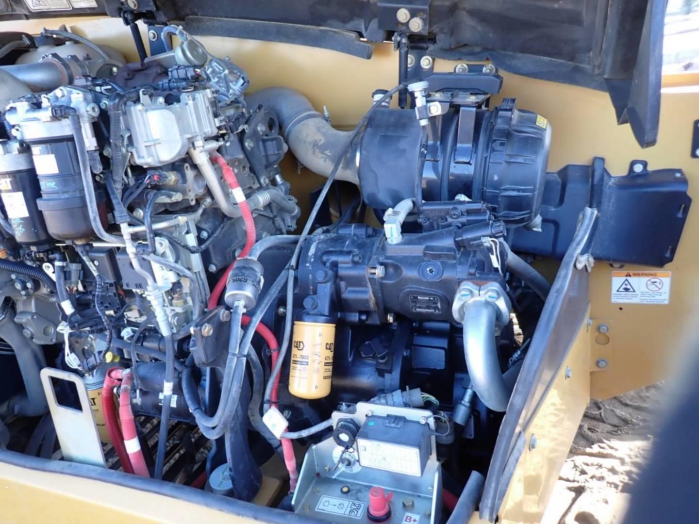 2018 Caterpillar TL1055D