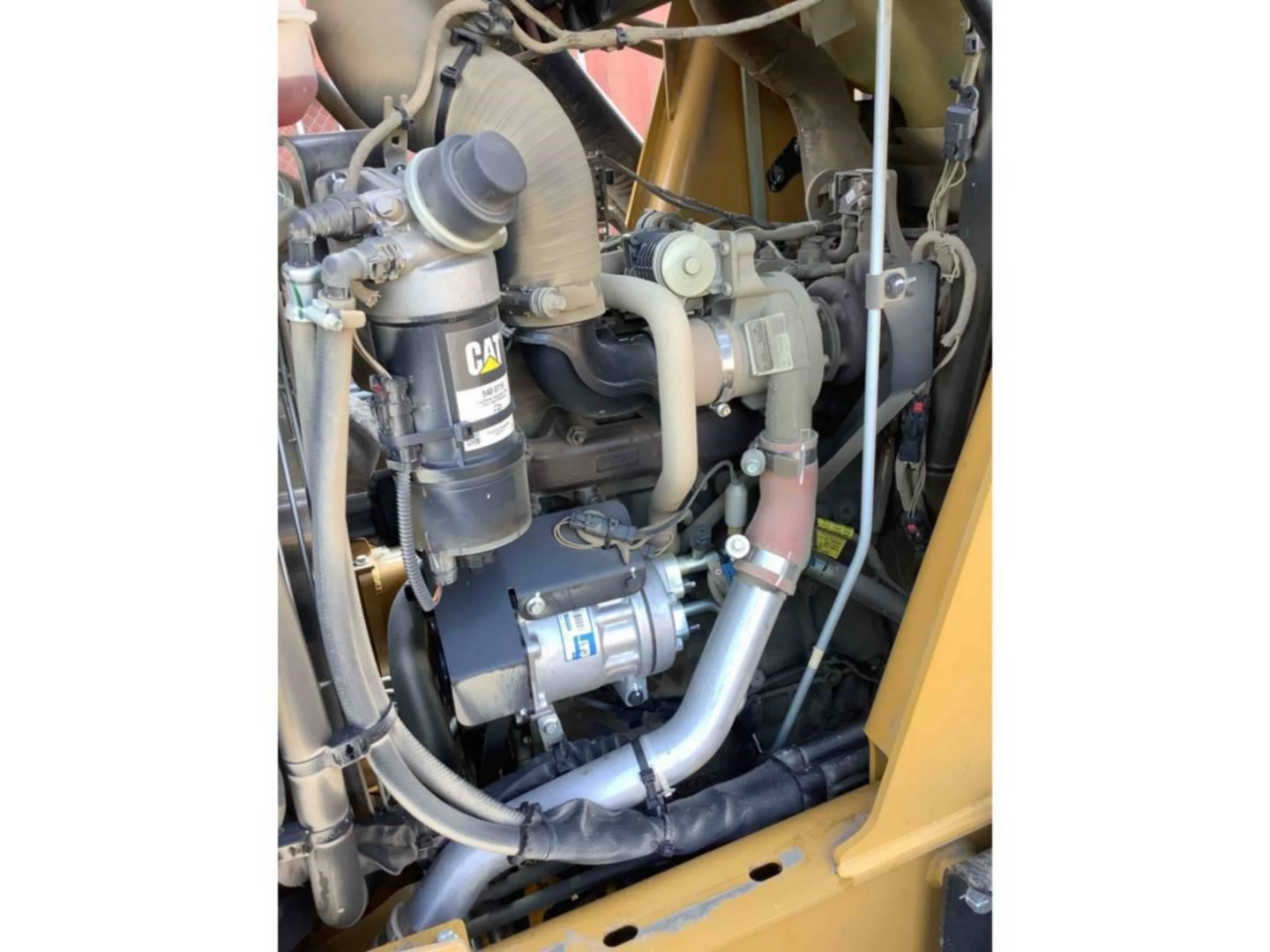 2021 Caterpillar 415 IL