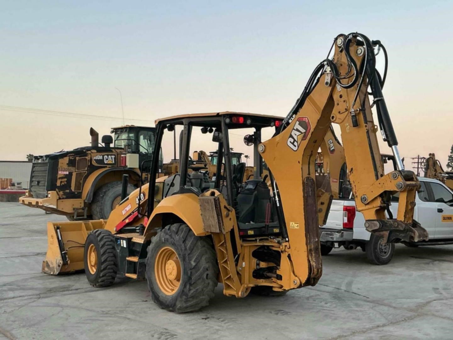 2022 Caterpillar 420