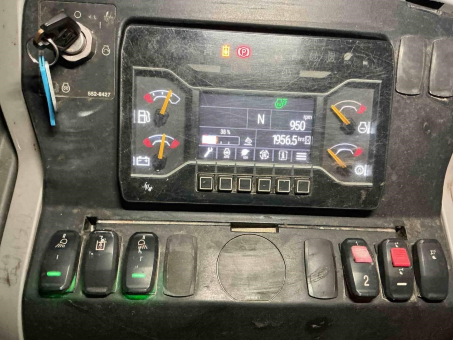 2022 Caterpillar 420