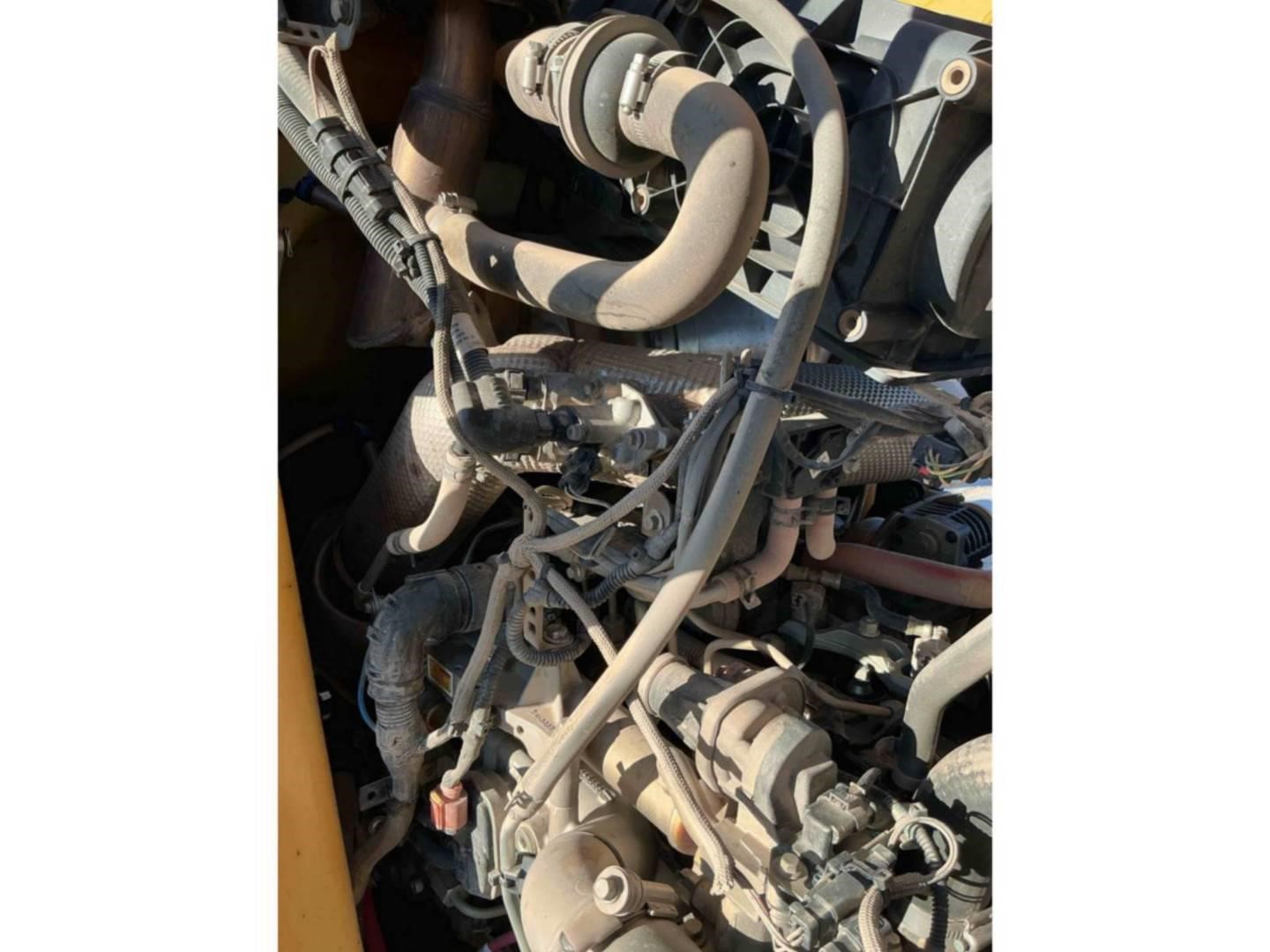 2022 Caterpillar 420