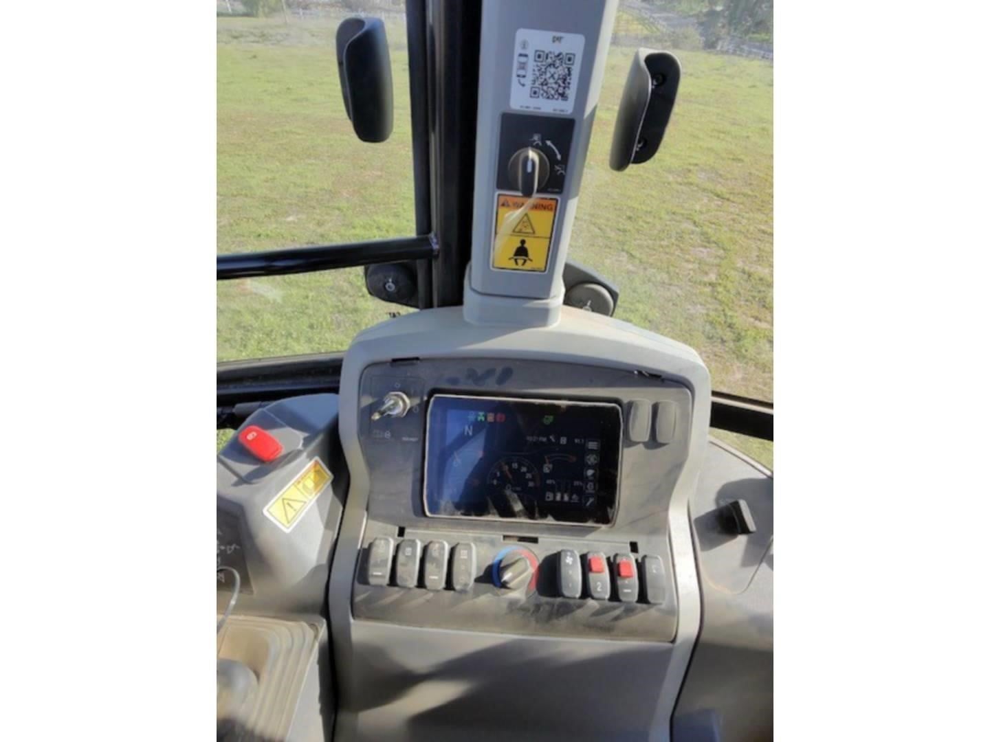 2025 Caterpillar 420