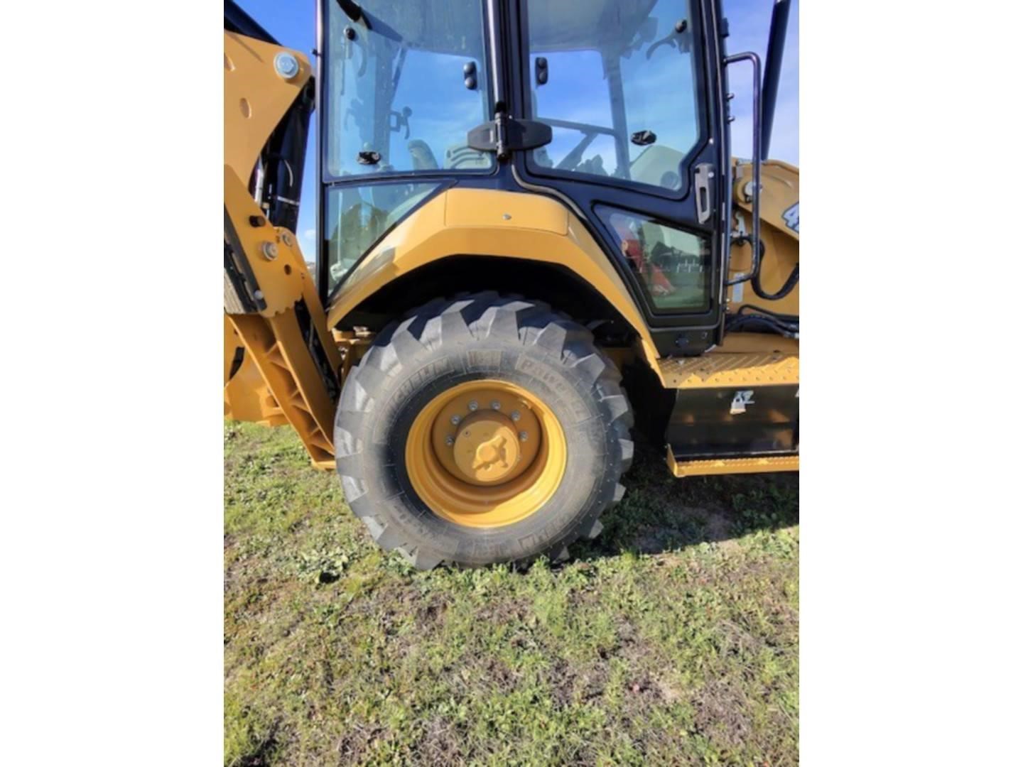 2025 Caterpillar 420