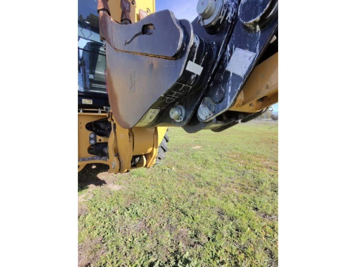 2025 Caterpillar 420