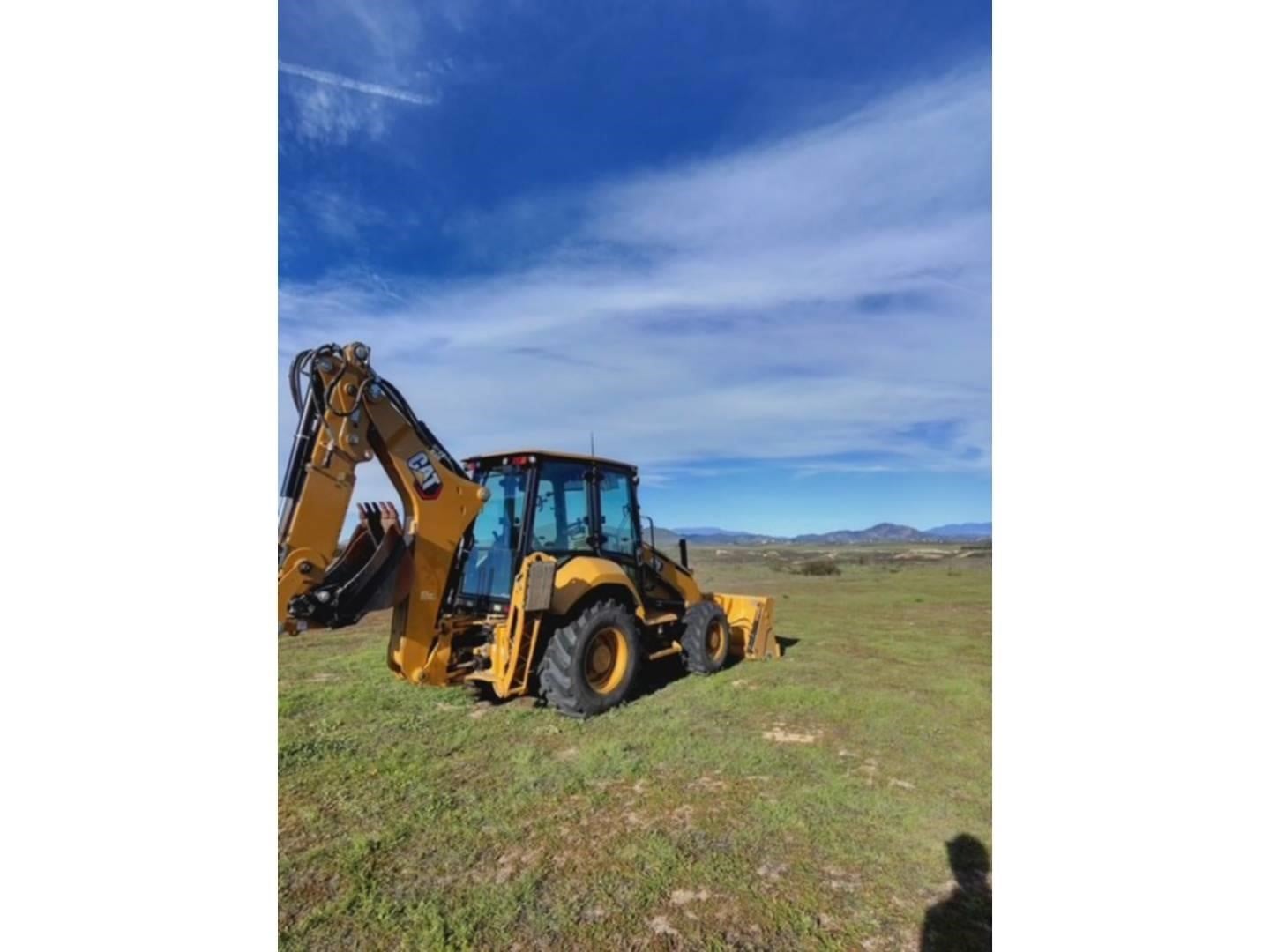 2025 Caterpillar 420